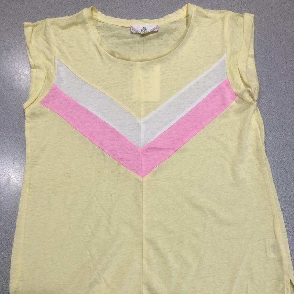 Yellow retro tee